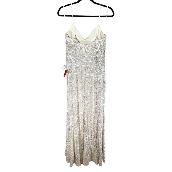 Mac Duggal NWT Sequin Sleeveless Column Gown Nude Silver Size 8 11276 - Picture 4 of 8